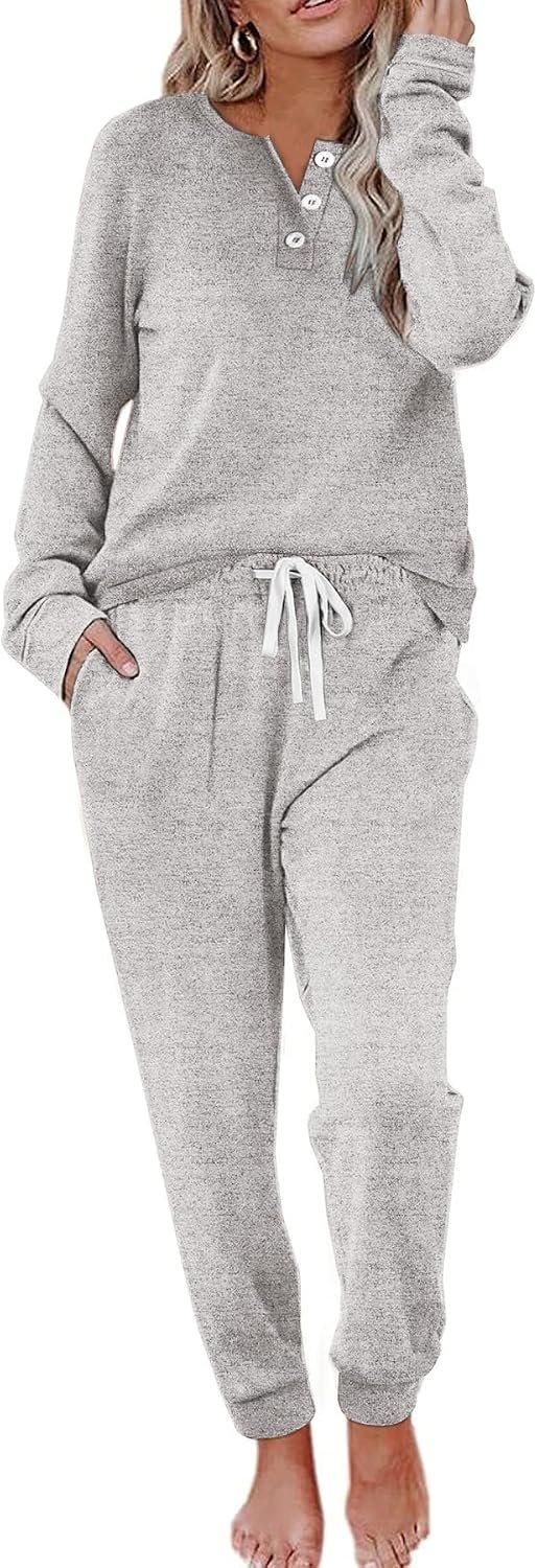 Aamikast Women’s Pajama Sets 2 Piece Sleepwear Lounge Set Long Sleeve Top & Matching Joggers for Fall & Cold Nights